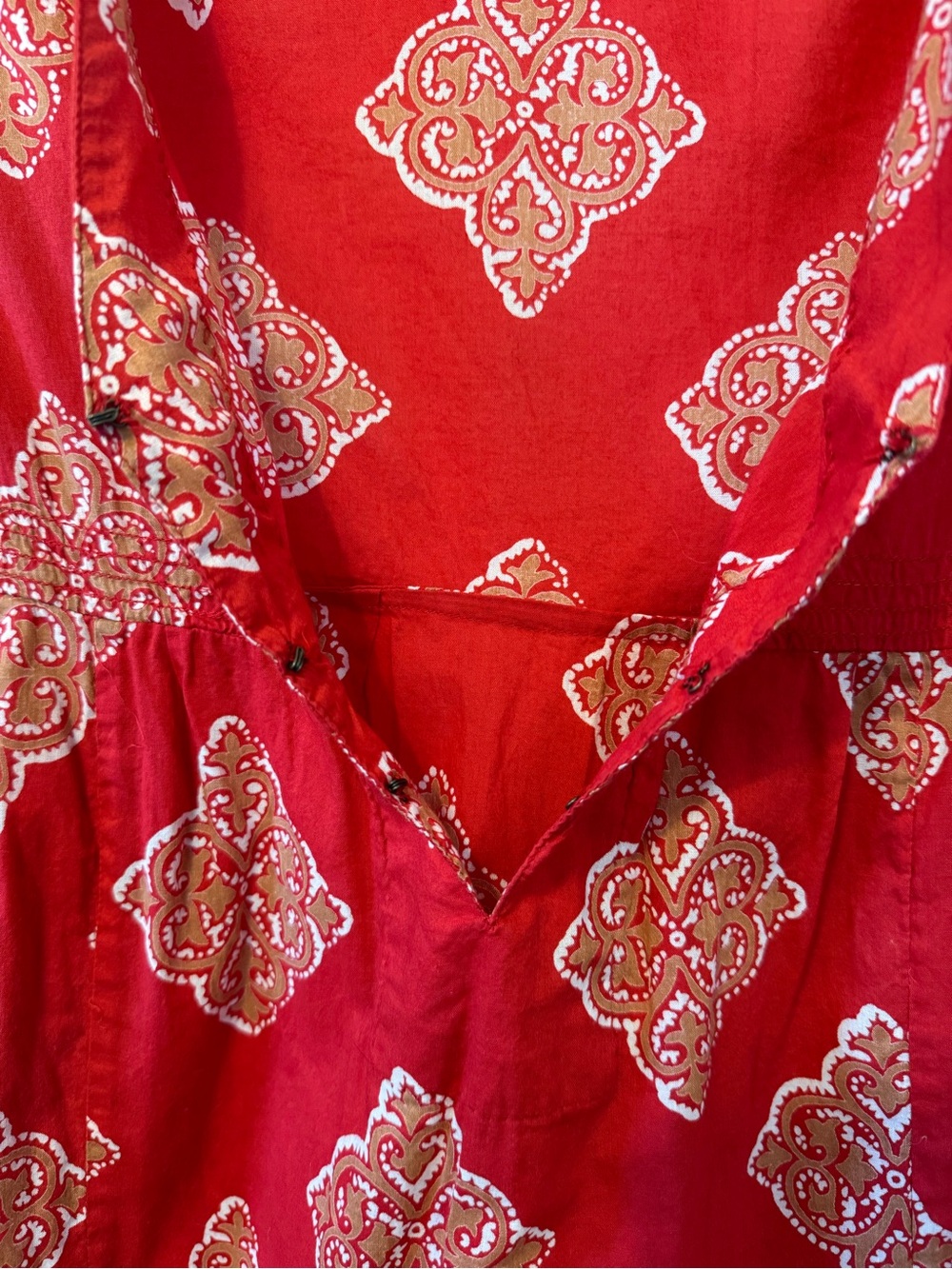 Joie a La Plage Red Medallion Print VNeck Tunic Blouse Size Small 3/4 Sleeve - Picture 7 of 14